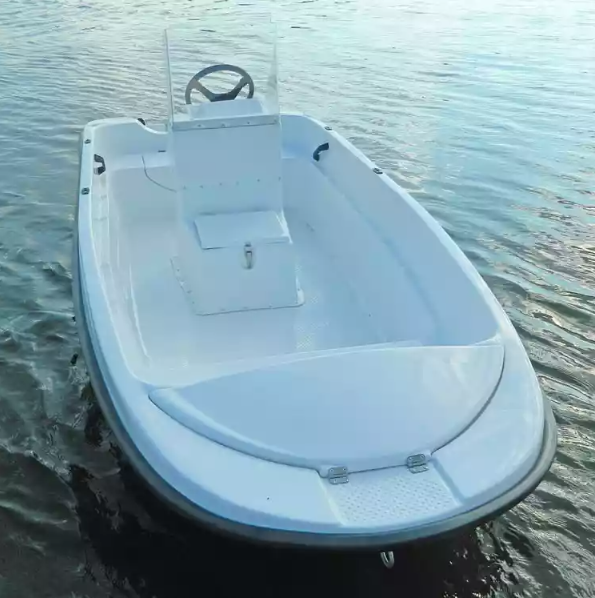 Стеклопластиковая лодка Пингвин с консолью (тримаран) в Альметьевске