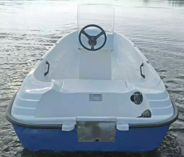 Стеклопластиковая лодка Пингвин с консолью (тримаран) в Альметьевске