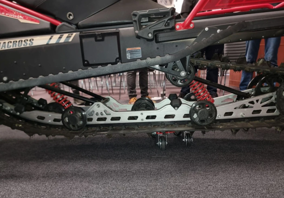 Снегоход AODES Siberiacross 1000 SWT 600mm LCD 6.8 в Альметьевске